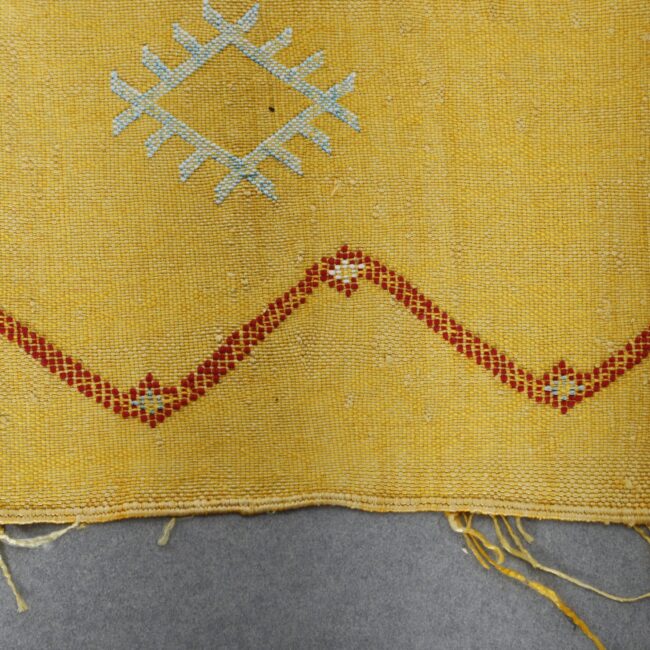 Golden Moroccan Kilim Rug with Geometric Motifs - Image 3