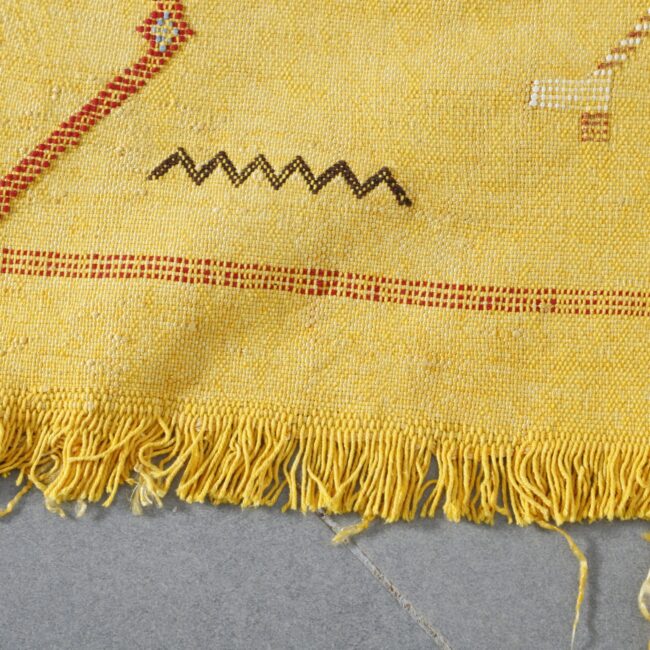 Golden Moroccan Kilim Rug with Geometric Motifs - Image 5