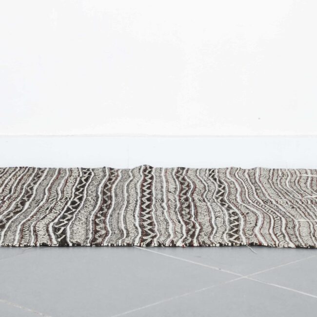 Neutral Moroccan Zanafi Kilim with Geometric Stripes - Image 2