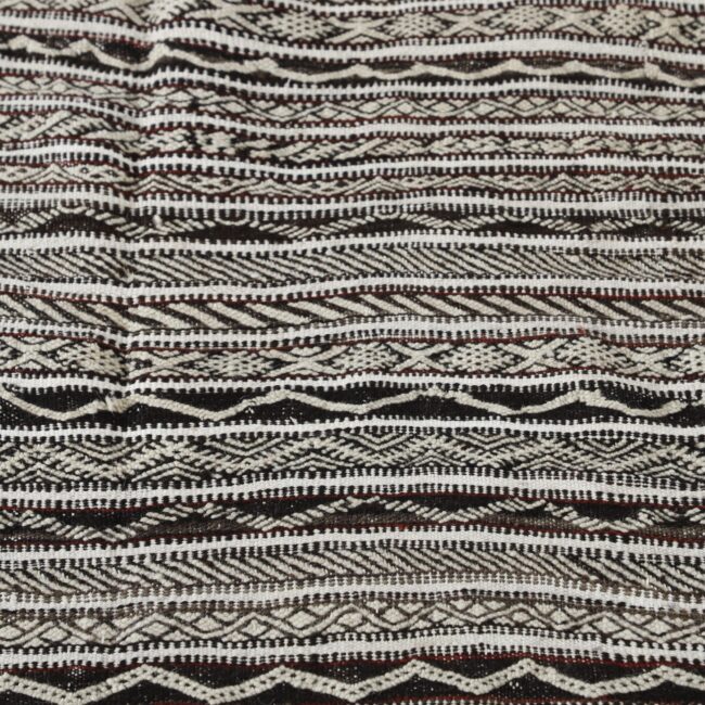 Neutral Moroccan Zanafi Kilim with Geometric Stripes - Image 5