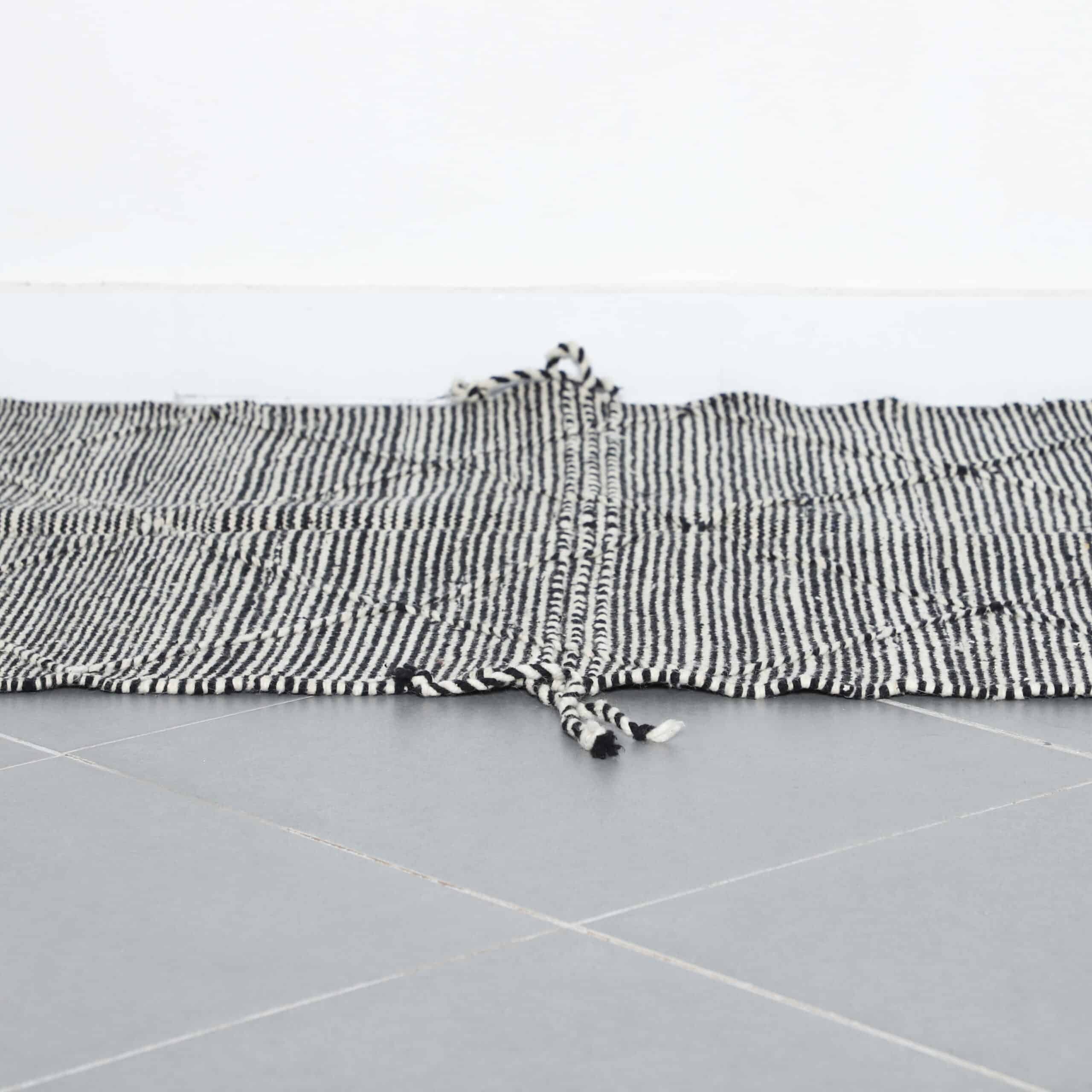 Classic Moroccan Zanafi Rug with Horizontal Stripes - Image 4