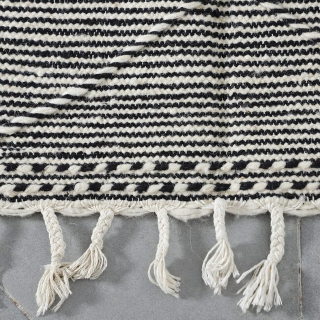 Classic Moroccan Zanafi Rug with Horizontal Stripes - Image 5