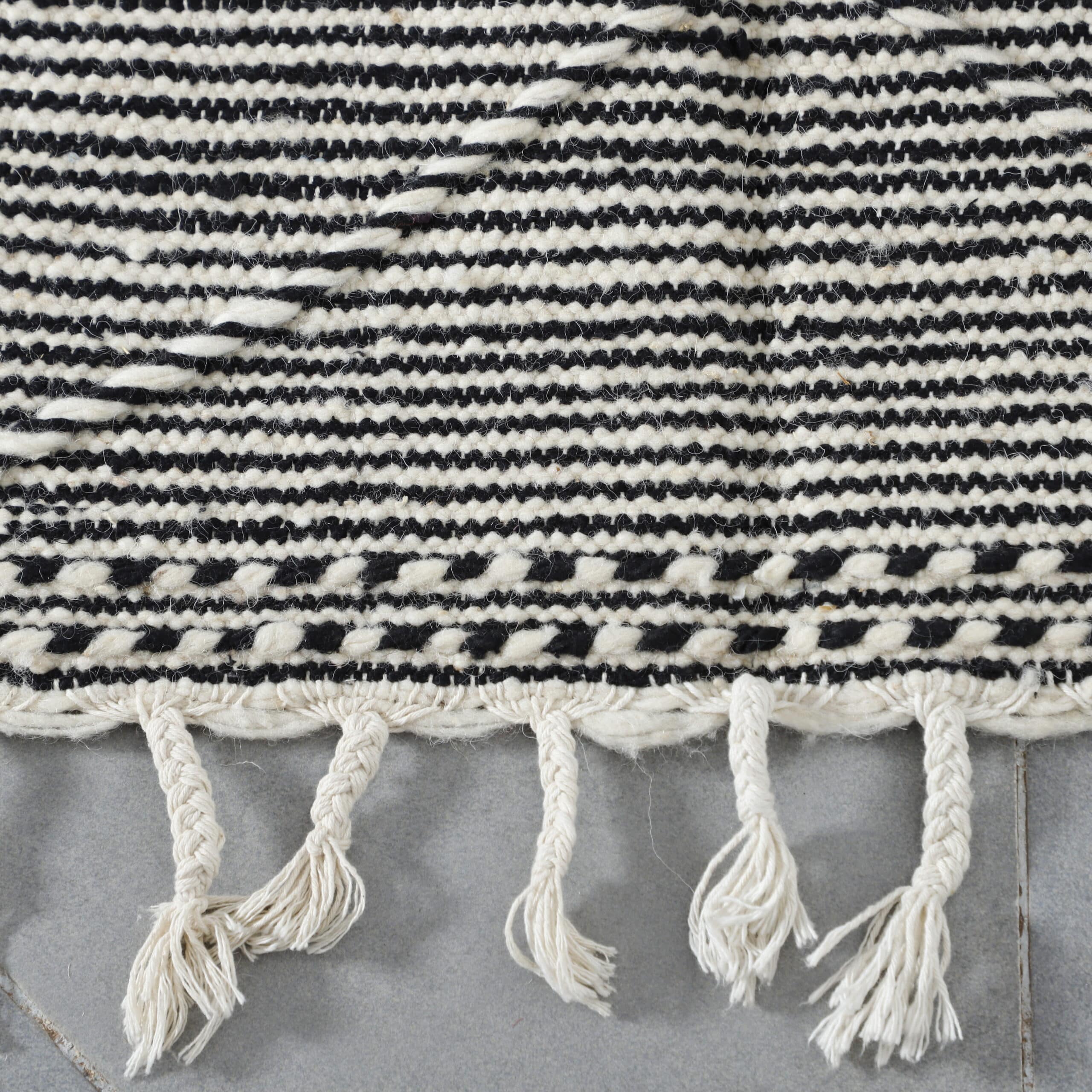 Classic Moroccan Zanafi Rug with Horizontal Stripes - Image 5