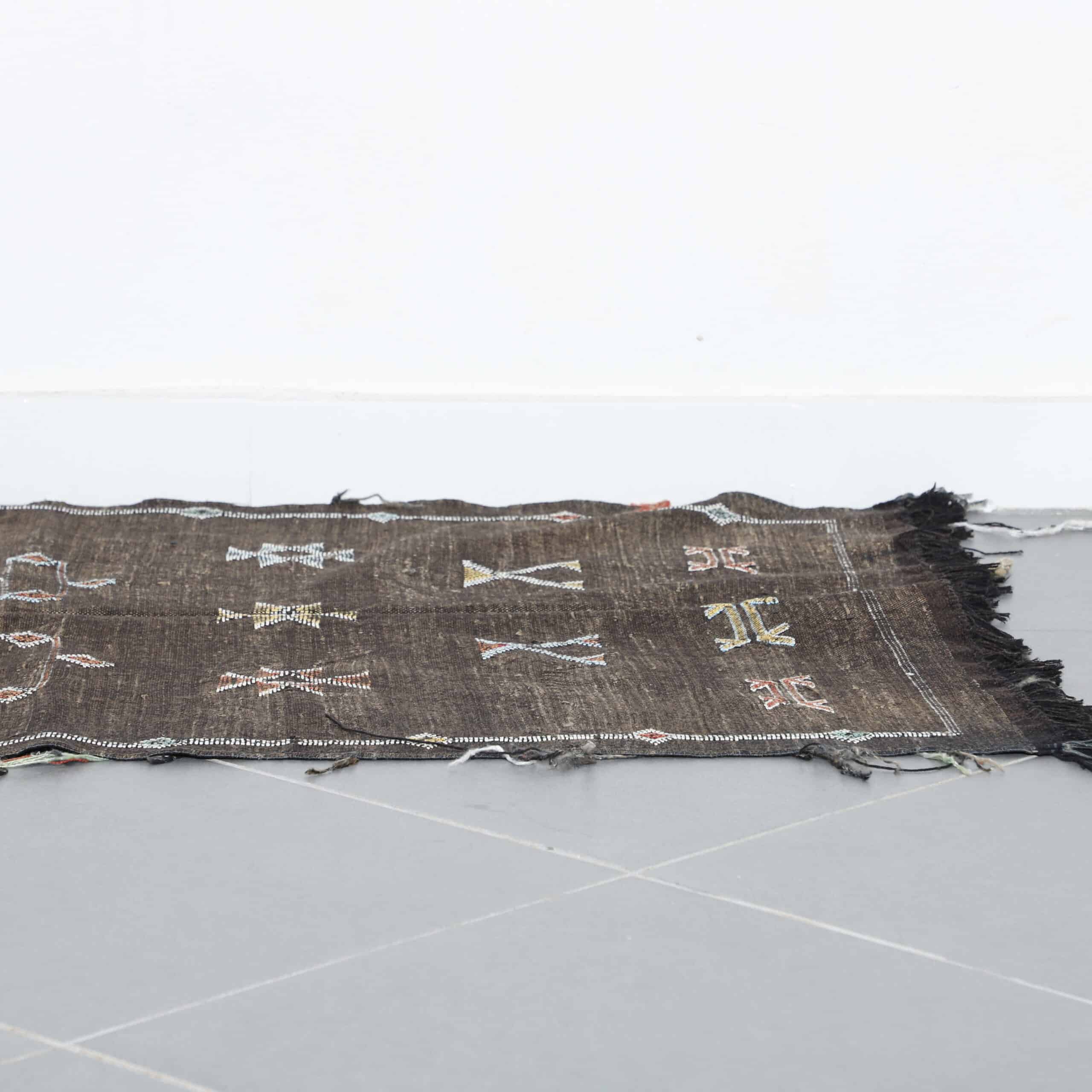 Dark Moroccan Kilim with Geometric Motifs - Image 3