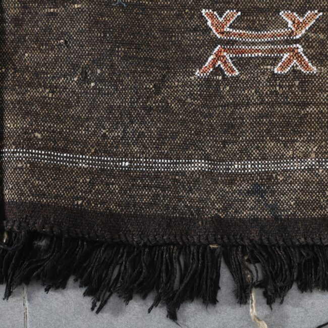 Dark Moroccan Kilim with Geometric Motifs - Image 4