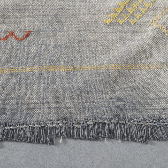 Gray Moroccan Kilim Rug with Geometric Motifs - Image 3