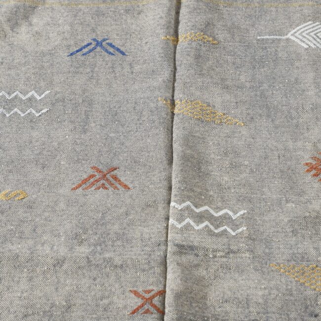 Gray Moroccan Kilim Rug with Geometric Motifs - Image 4