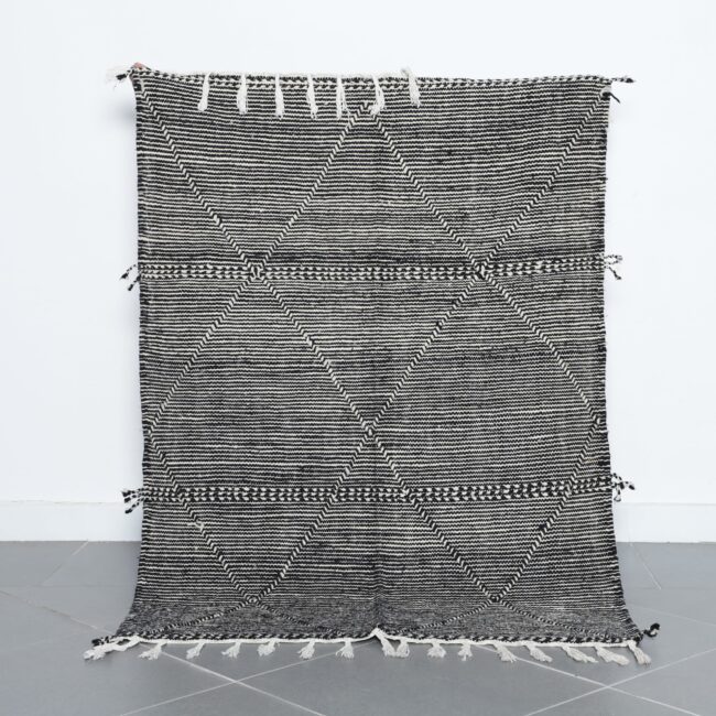 Moroccan Zanafi Kilim with Diamond Pattern