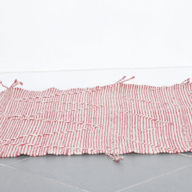 Pink Moroccan Kilim with Geometric Diamond Pattern - Image 2