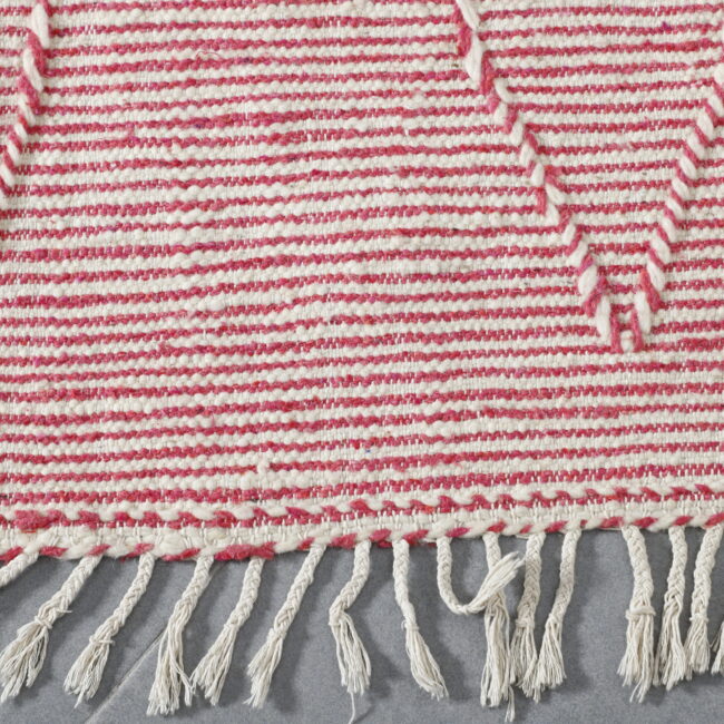 Pink Moroccan Kilim with Geometric Diamond Pattern - Image 3