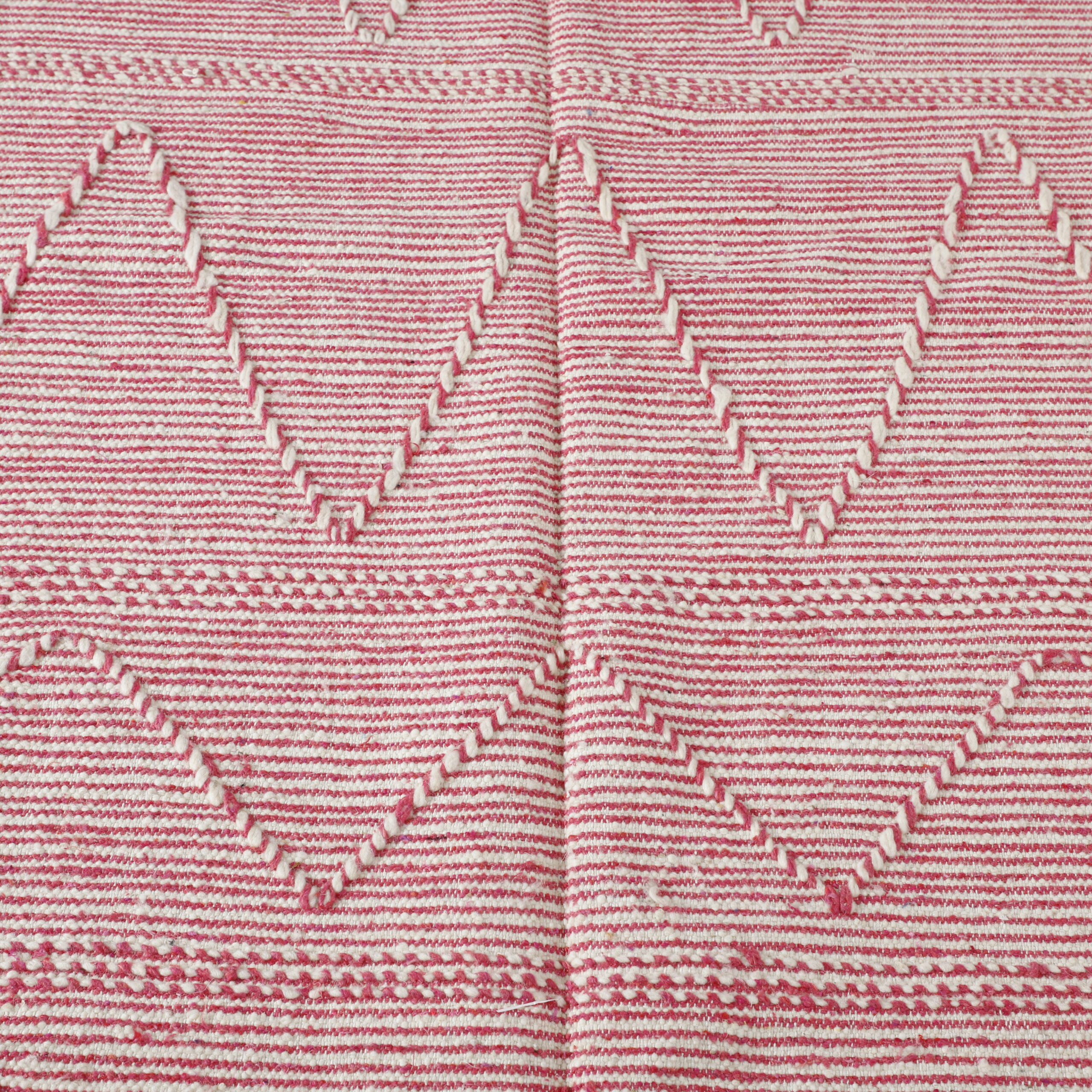 Pink Moroccan Kilim with Geometric Diamond Pattern - Image 4