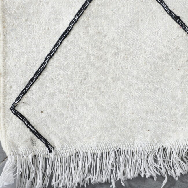 Classic Moroccan Beni Ourain Rug with Diamond Lattice - Image 3