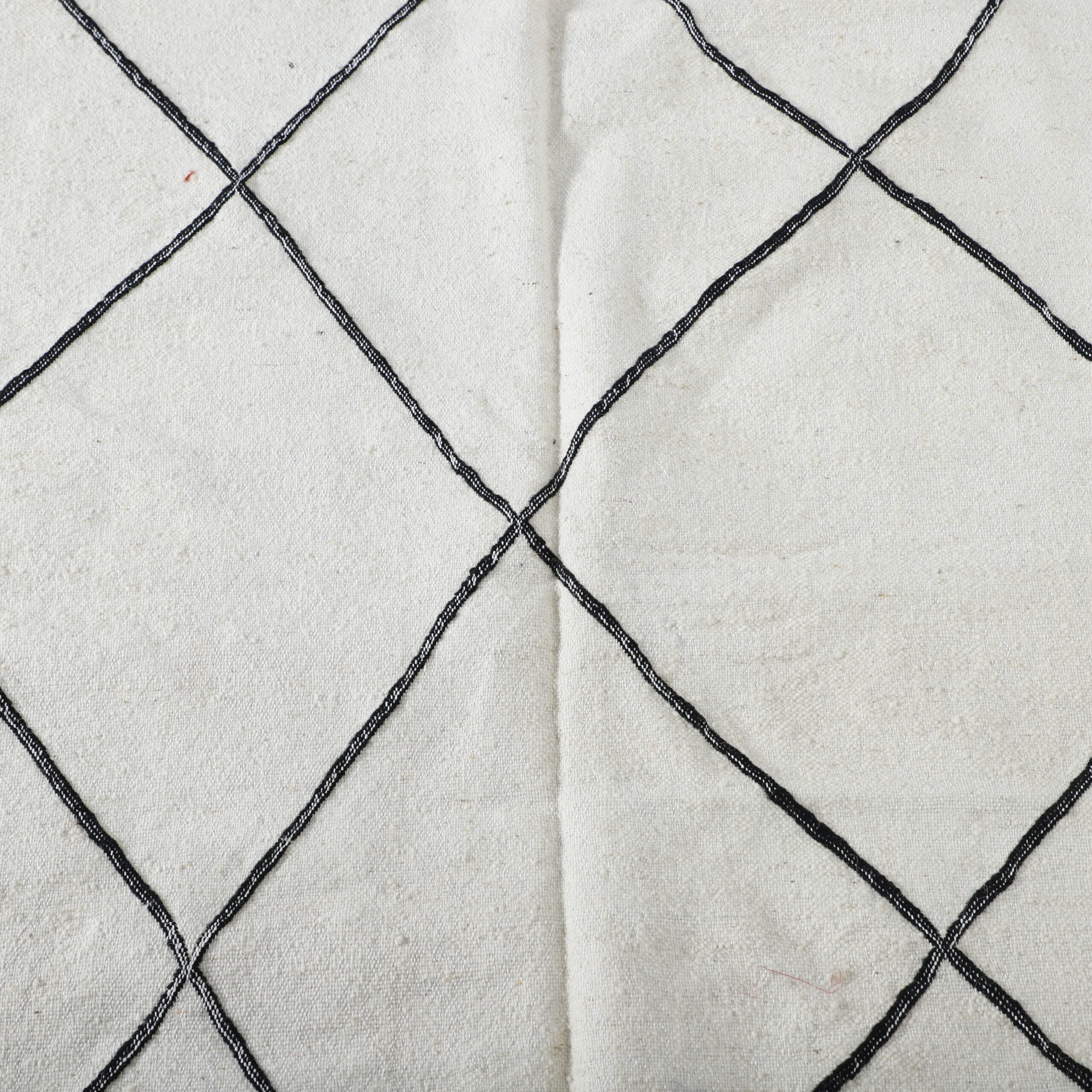 Classic Moroccan Beni Ourain Rug with Diamond Lattice - Image 4