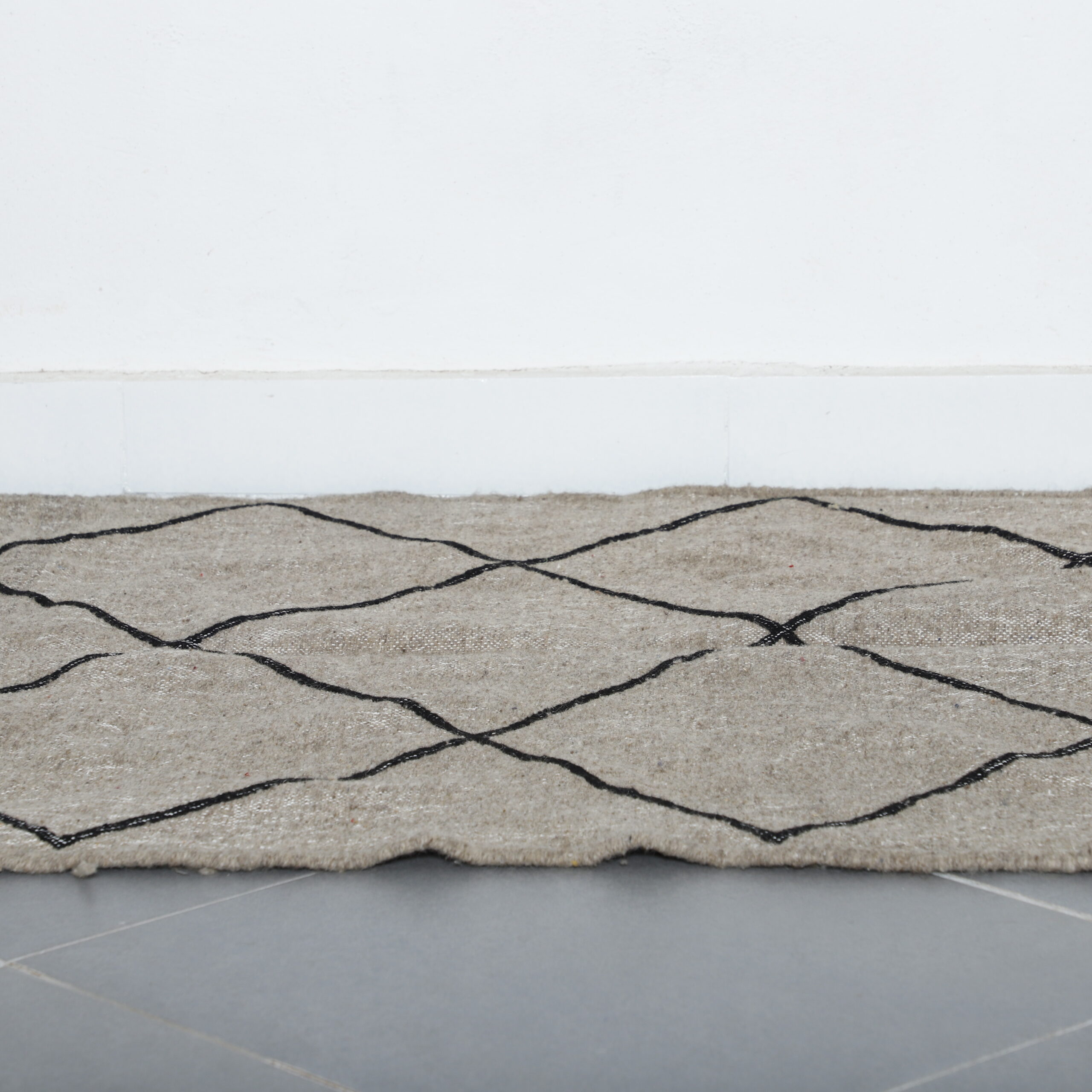 Classic Moroccan Beni Ourain Kilim with Diamond Lattice - Image 2