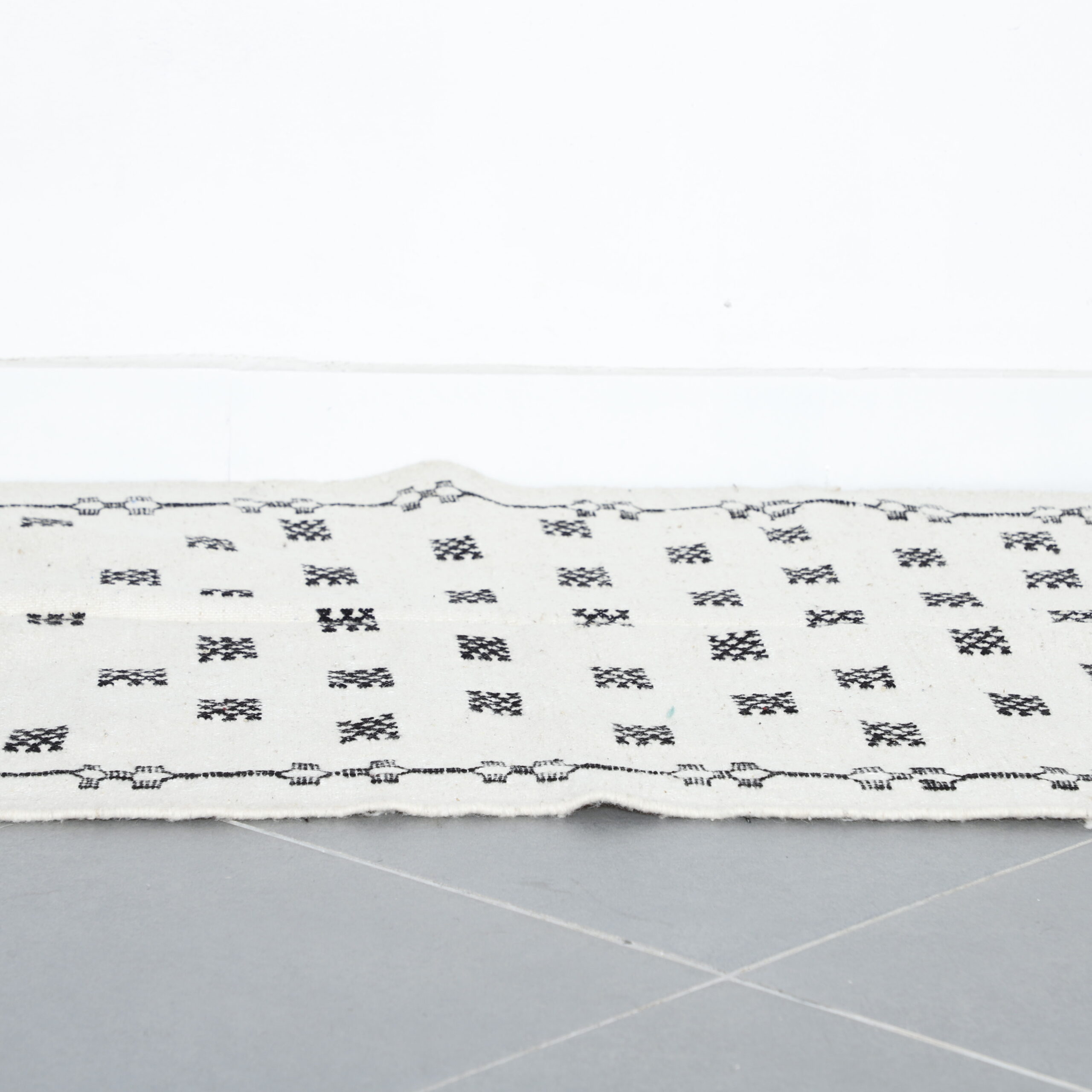 Classic Moroccan Beni Ourain Rug with Geometric Motifs - Image 2