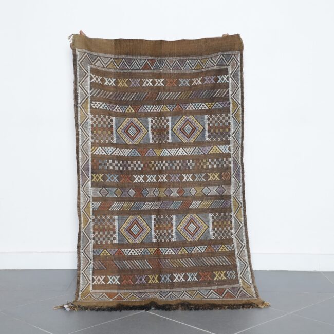 Intricate Moroccan Kilim with Geometric Motifs