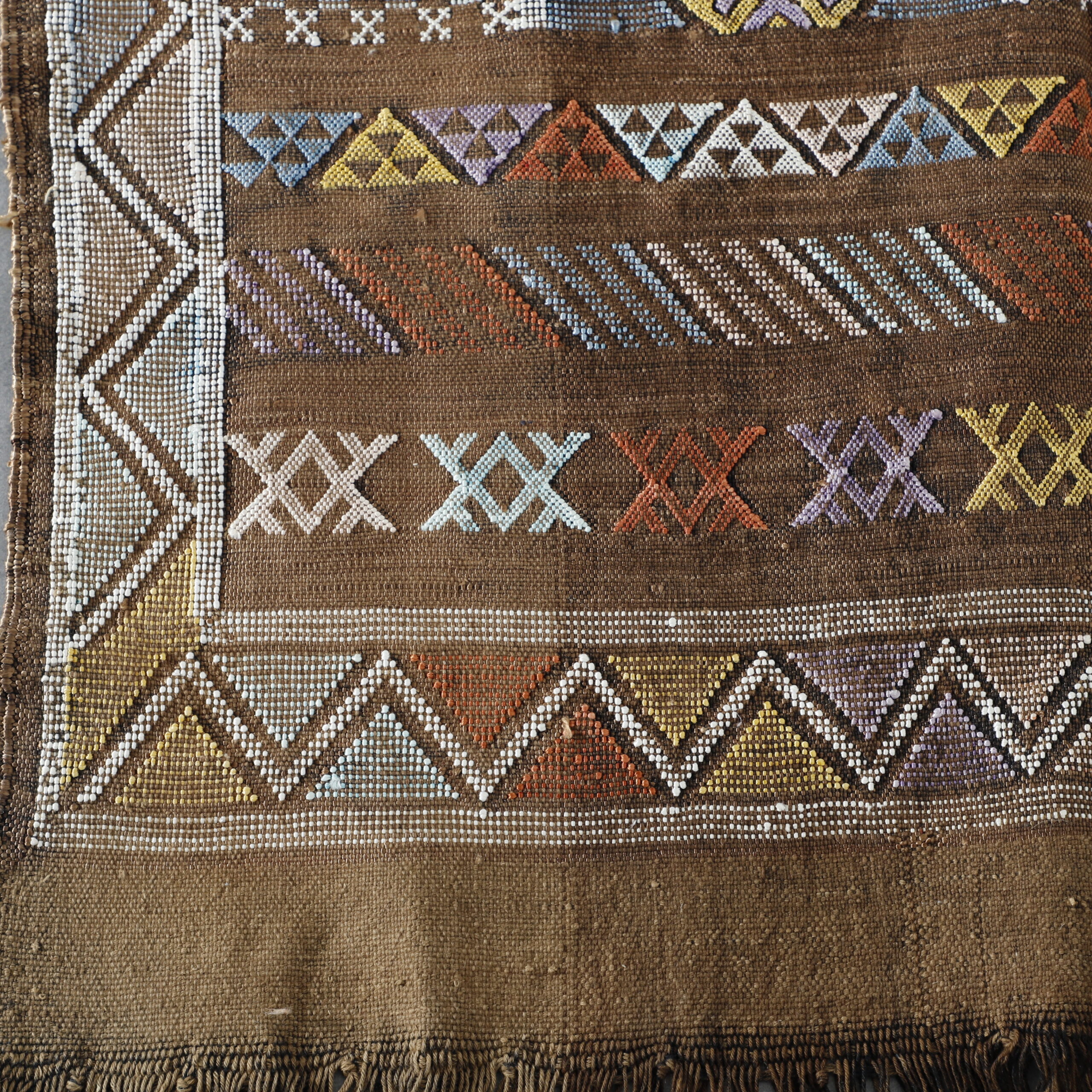 Intricate Moroccan Kilim with Geometric Motifs - Image 3