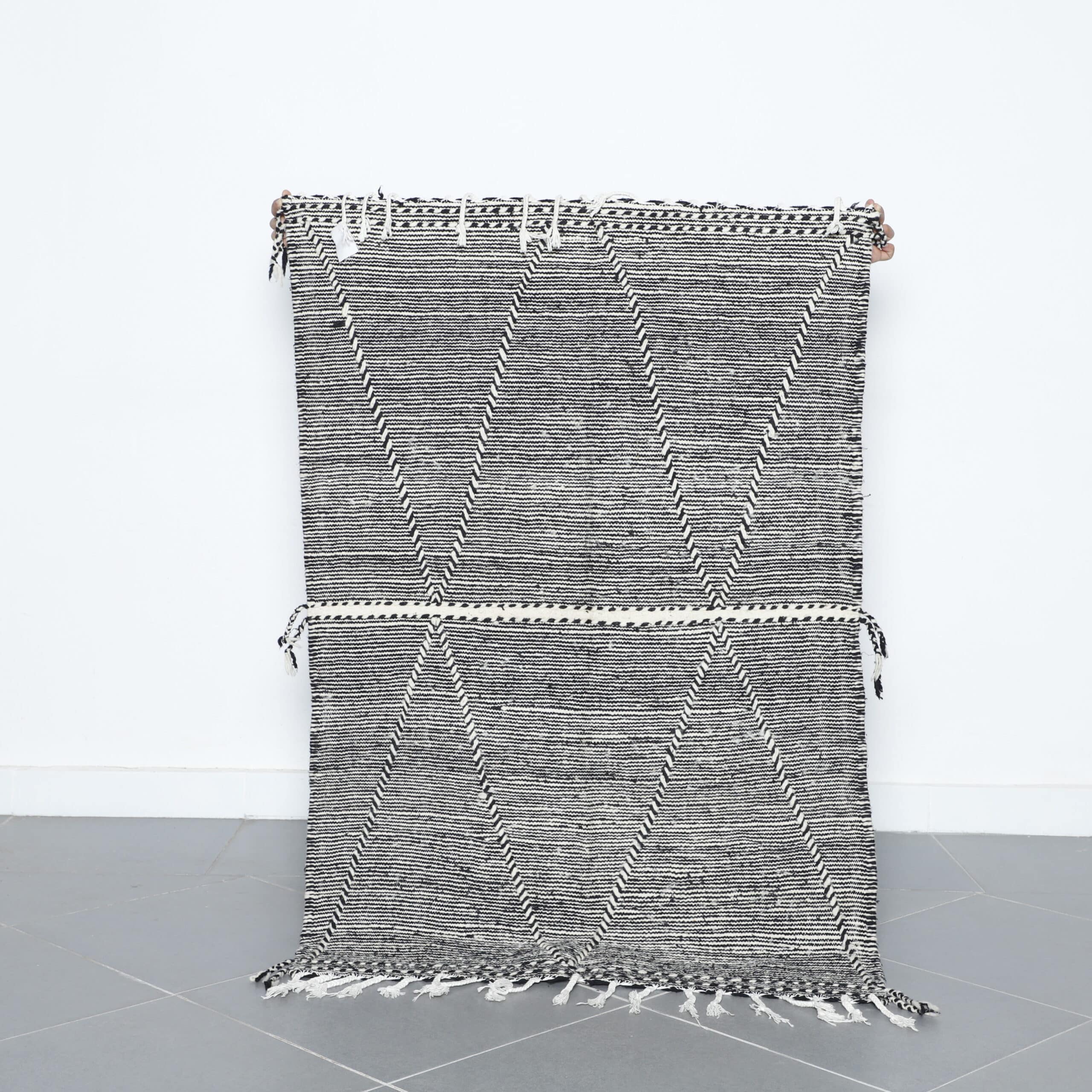 Classic Moroccan Zanafi Kilim with Diamond Pattern