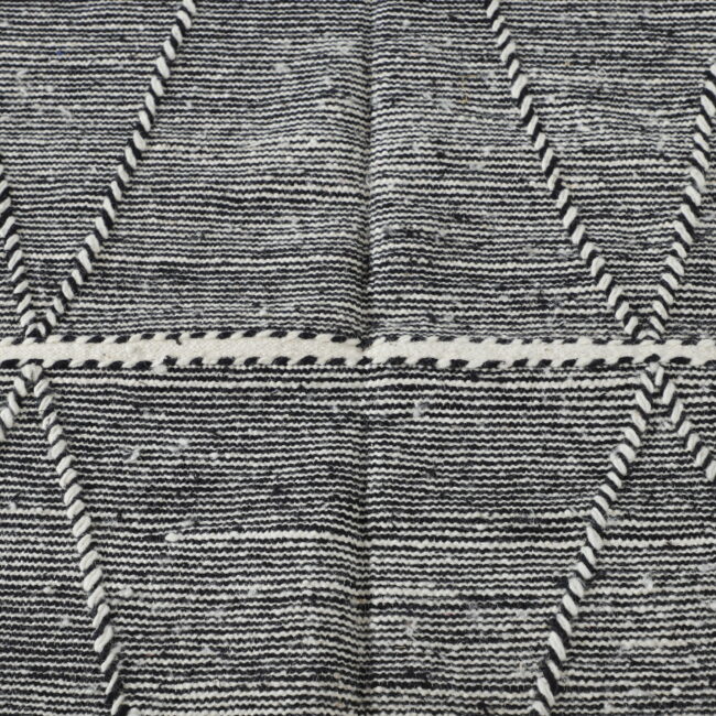 Classic Moroccan Zanafi Kilim with Diamond Pattern - Image 3