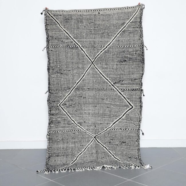 Moroccan Zanafi Kilim with Diamond Pattern