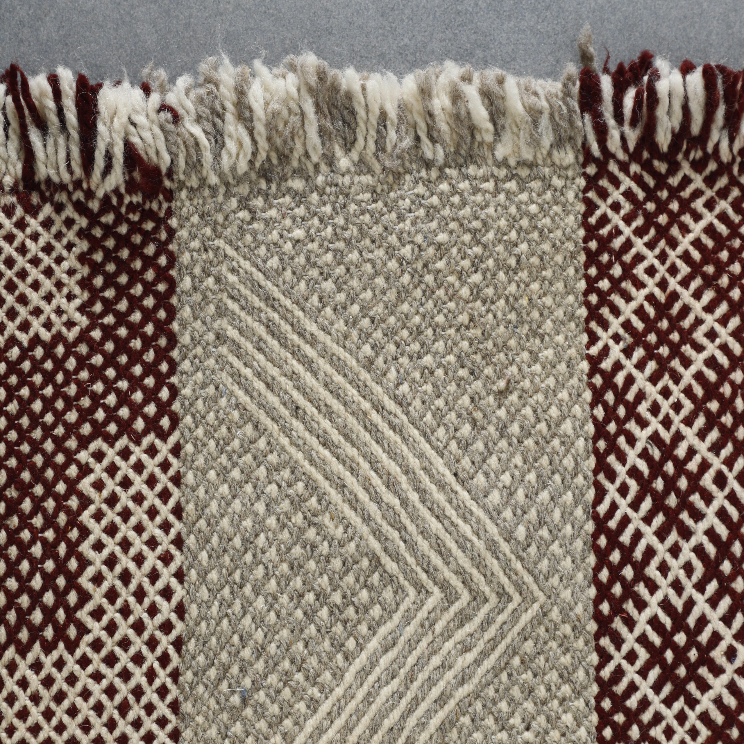 Neutral Moroccan zanafi rug with Geometric Stripes - Image 5