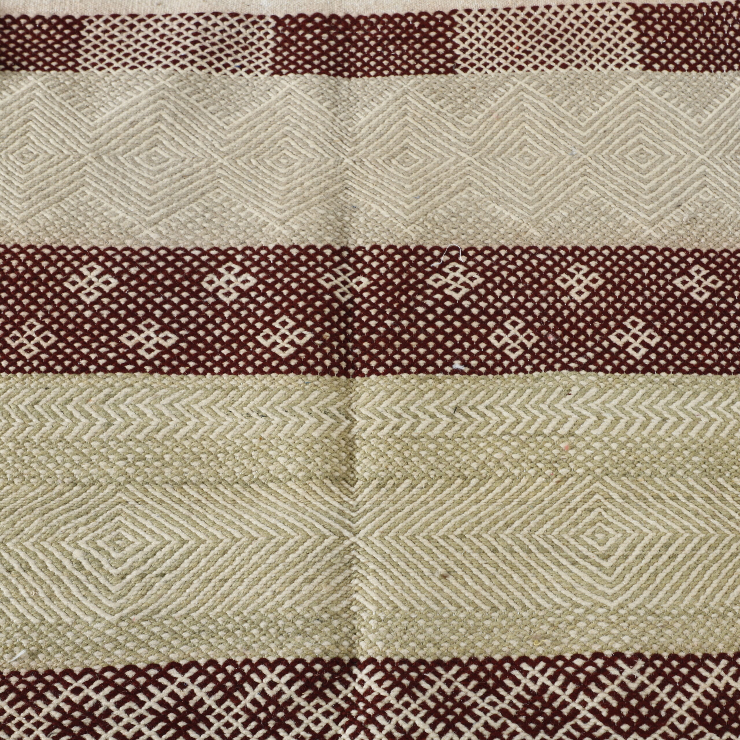 Neutral Moroccan zanafi rug with Geometric Stripes - Image 4