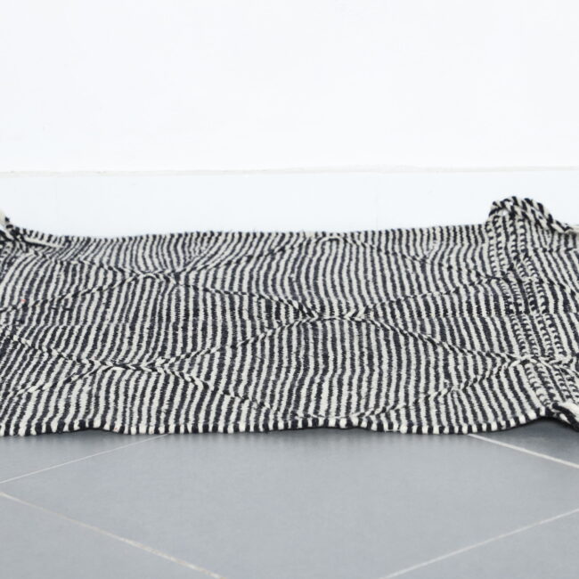 Classic Moroccan Zanafi Kilim with Diamond Pattern - Image 5