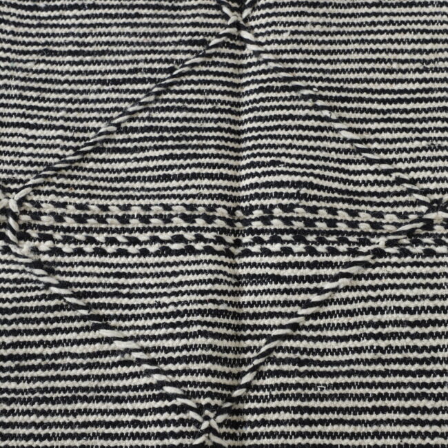 Classic Moroccan Zanafi Kilim with Diamond Pattern - Image 3