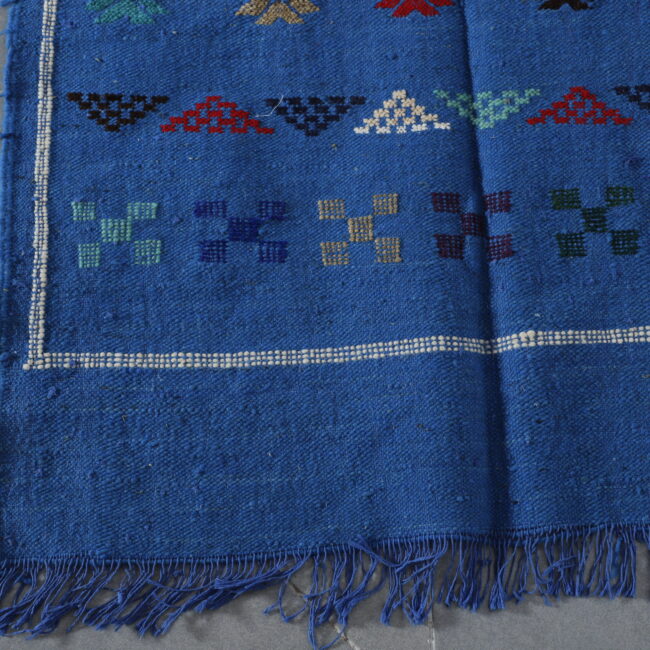 Vibrant Moroccan Berber Kilim with Geometric Motifs - Image 4
