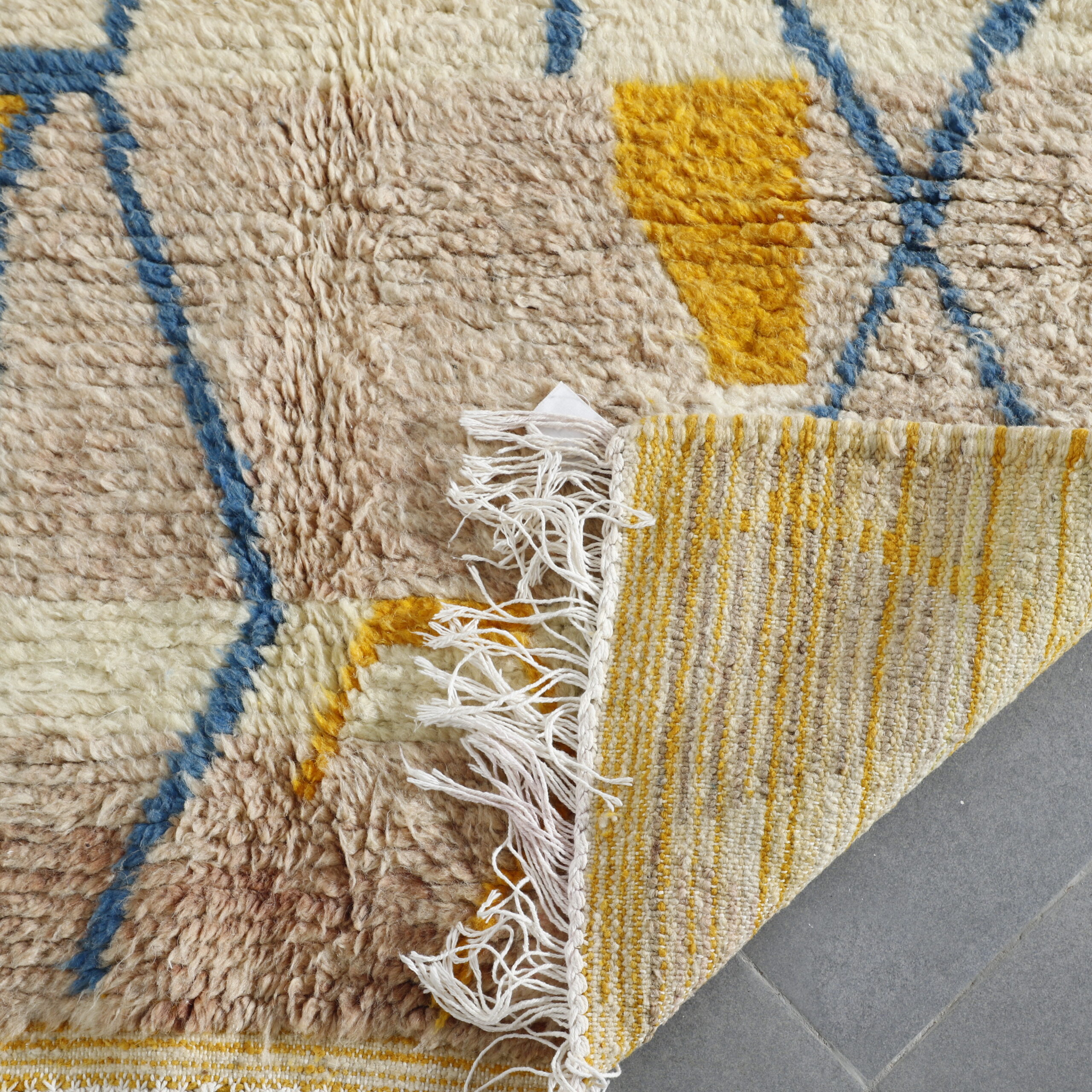 Abstract Moroccan Azilal Rug with Geometric Lines - Image 2