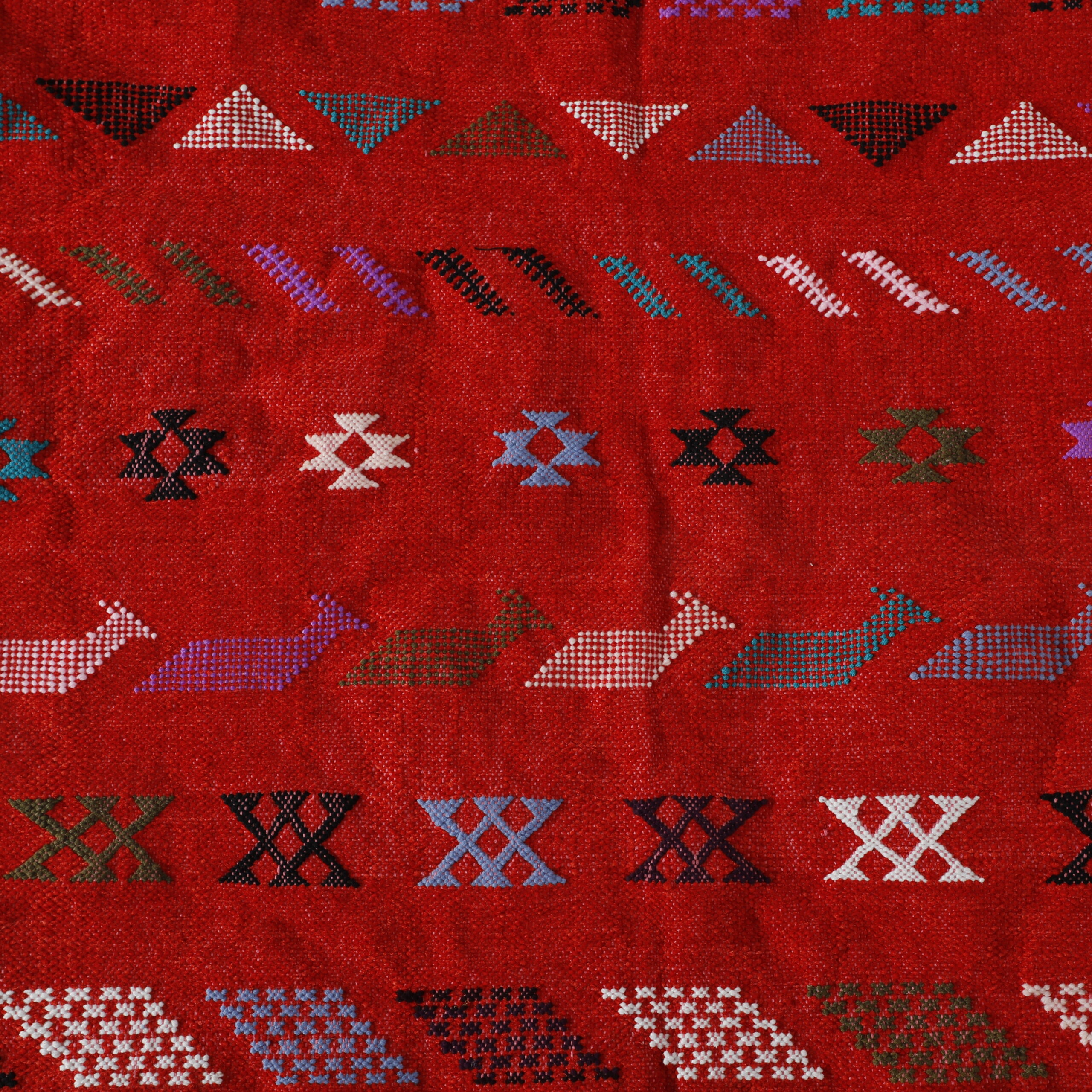 Vibrant Moroccan Kilim with Geometric Motifs - Image 4