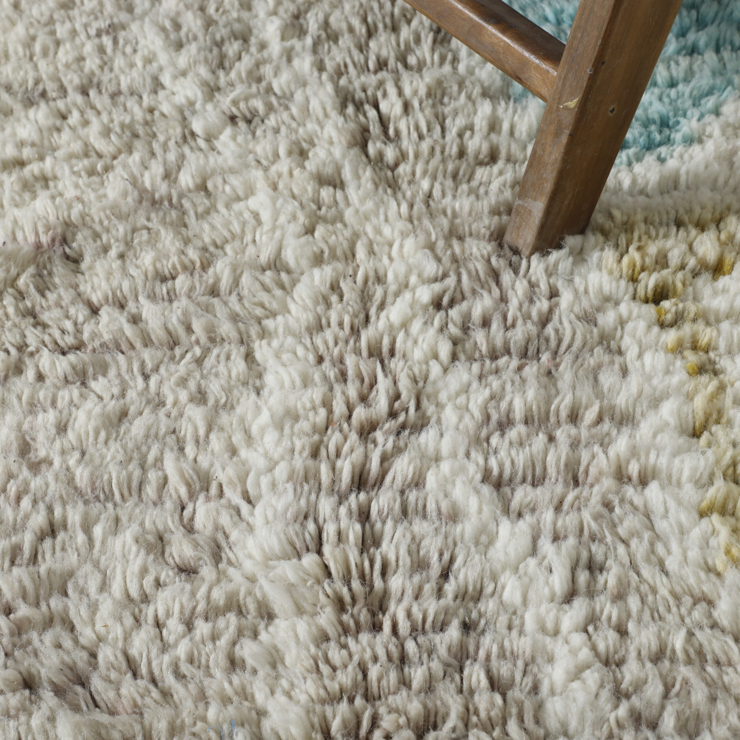 Modern Moroccan Beni Ourain Rug with Abstract Design - Image 5