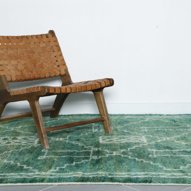 Elegant Moroccan Beni Ourain Rug with Geometric Diamond Pattern - Image 7