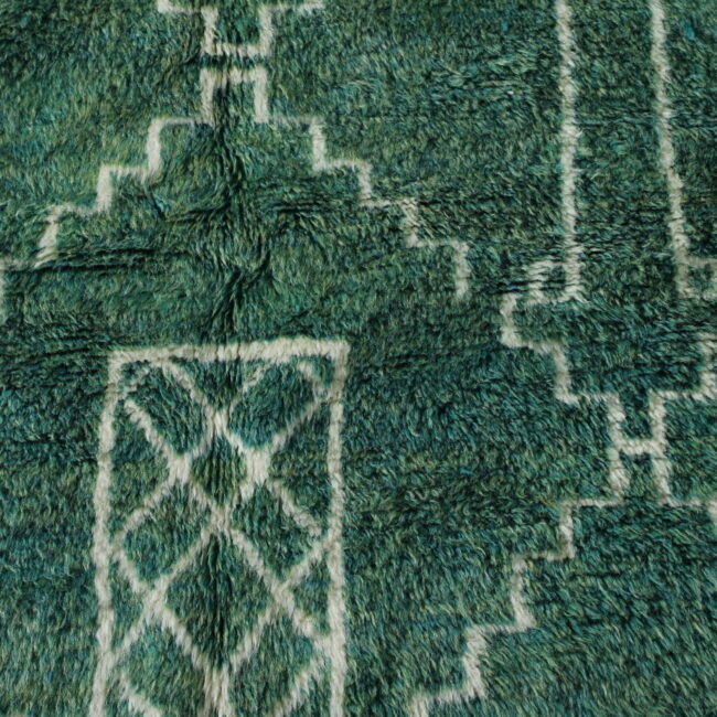 Elegant Moroccan Beni Ourain Rug with Geometric Diamond Pattern - Image 2