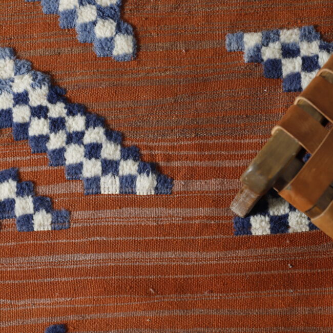 Striking Moroccan Beni Ourain Kilim with Abstract Geometric Patterns - Image 6