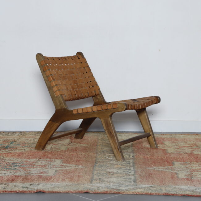 Handwoven Vintage Moroccan Rug with Traditional Geometric Design - Image 3