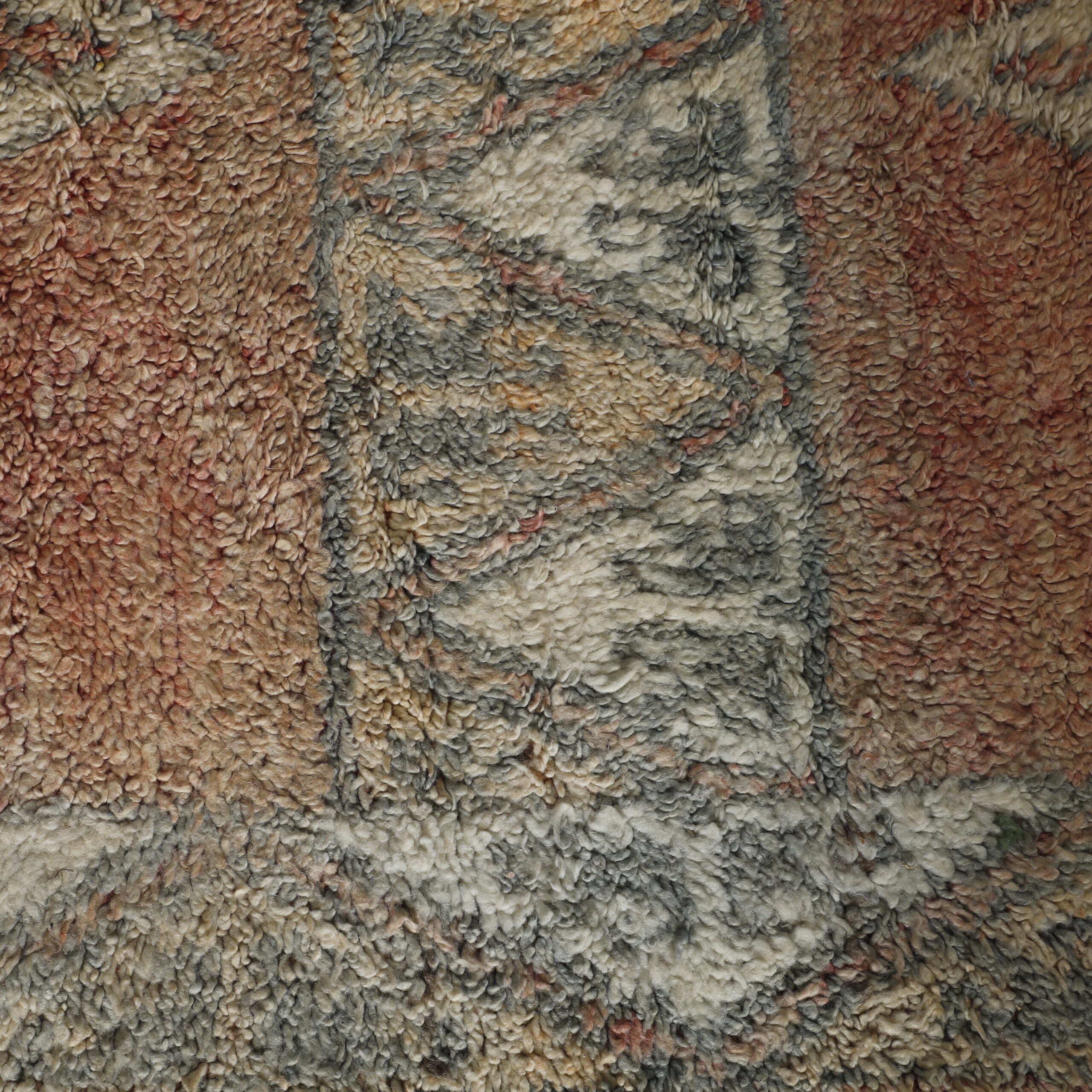 Handwoven Vintage Moroccan Rug with Traditional Geometric Design - Image 9