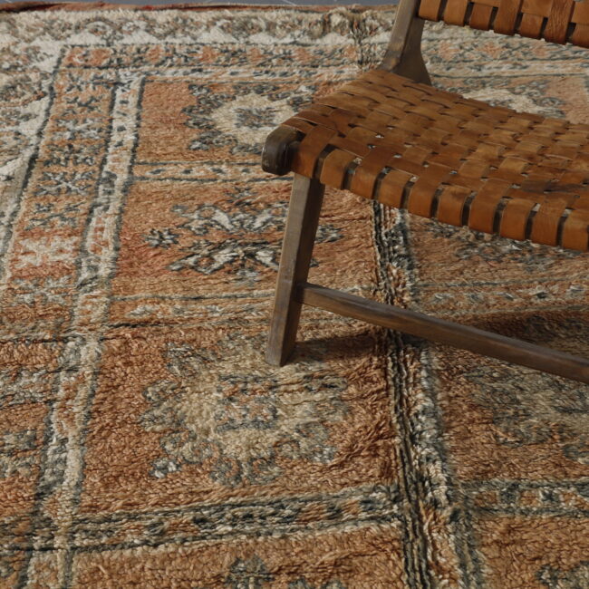 Elegant Boujad Rug with Intricate Motifs - Image 3