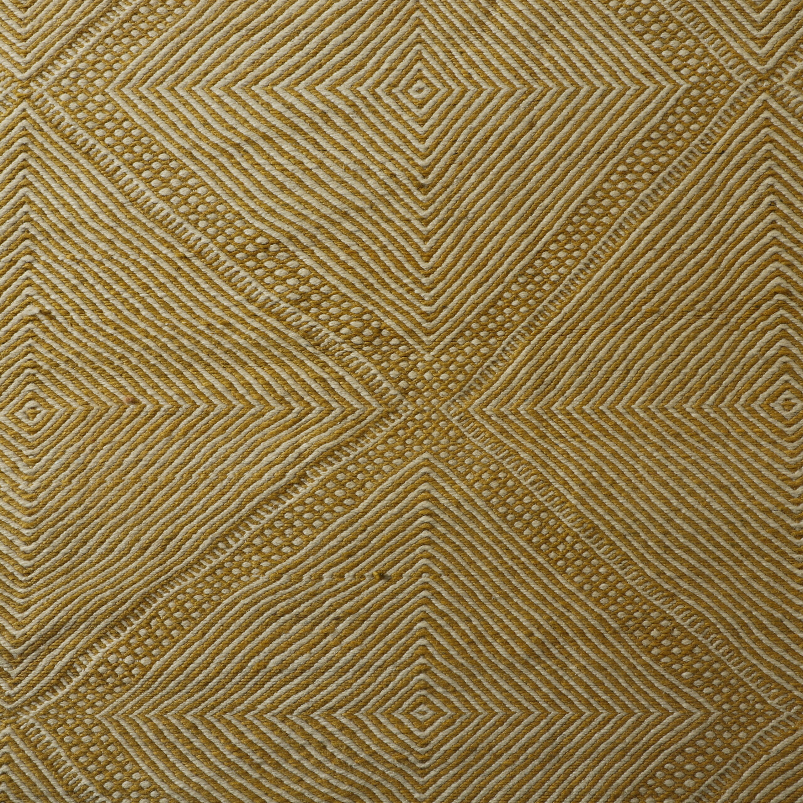 Majestic Zanafi Rug with Geometric Diamond Pattern - Image 7