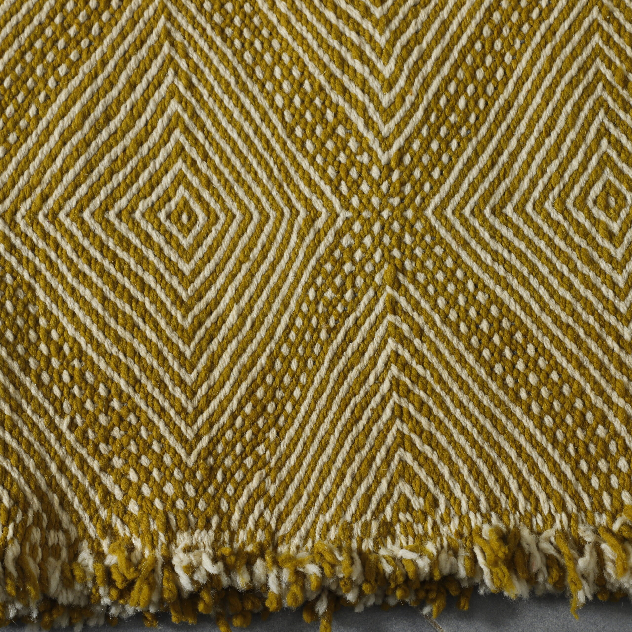 Stunning Elegant Zanafi Runner with Geometric Diamond Pattern – Premium Moroccan Rugs - Image 6